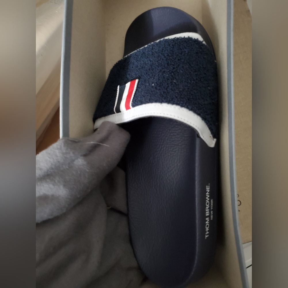 NIB sz 41(8) Thom Browne slides